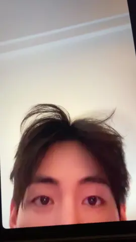 nyalain kamera buat cek bb 😌 #vlive #taehyung #weverselive 