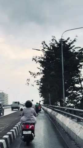 Samarinda hbis hujan🤩#fy #samarinda #vibes #jembatanmahakam #kaltim 