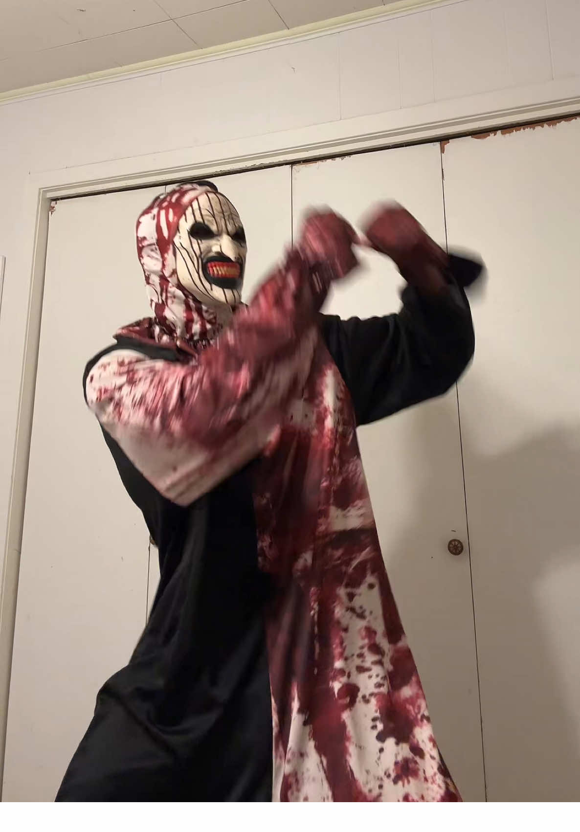 Y’all thought the scariest thing about me was the makeup—nope, it’s the rhythm 🕺🏽(❌ Fake Blood) #baddie #arttheclownterrifier #octobermood #clown #halloweencostume 