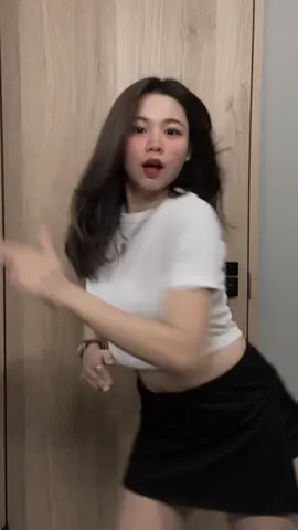 No prada #dance #fypပေါ်ရောက်စမ်း #fypppppppppppppp #foryoupage #trending 