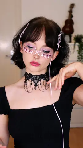 can you guess how long this look took?🔪♥️ #halloweenmakeup #halloweenmakeuplook #spookyseason #halloweencostume #makeuplook 