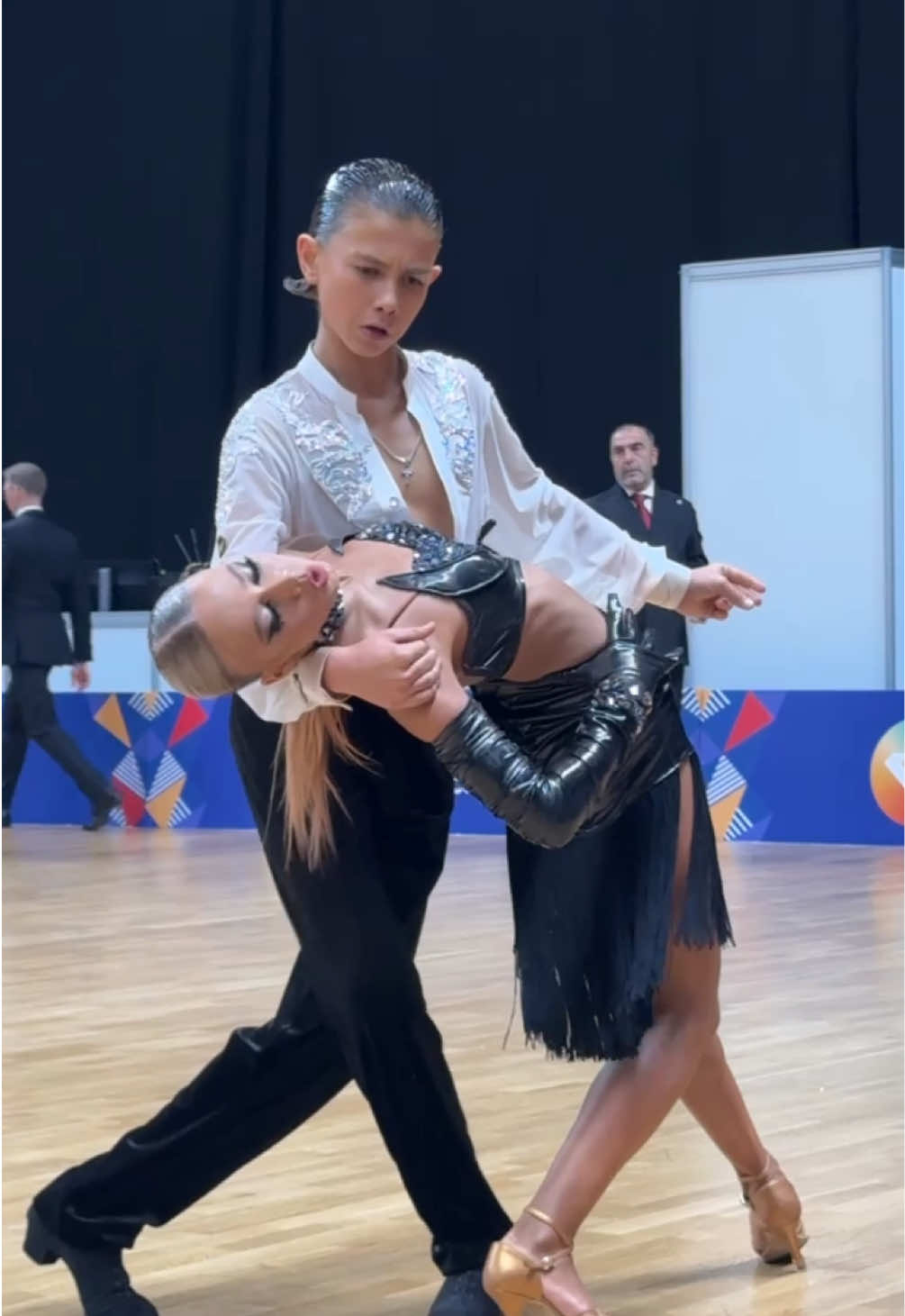 #ballroomdancers #dancers #latina #ballroom #trending 