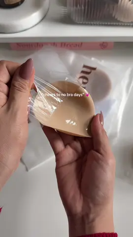 Replying to @chaii.lee pasties na sticky enough that makes u feel comfy 😍👌 same feels sis! user ka din pala nitong herah pasties? 😍 #pasties #nipplecover #seamlessbra #womenunderwear 
