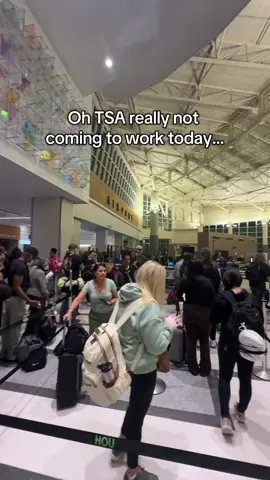 We was just all standing their looking sad and confused 😂 #houstonairport #hobbyairport 
