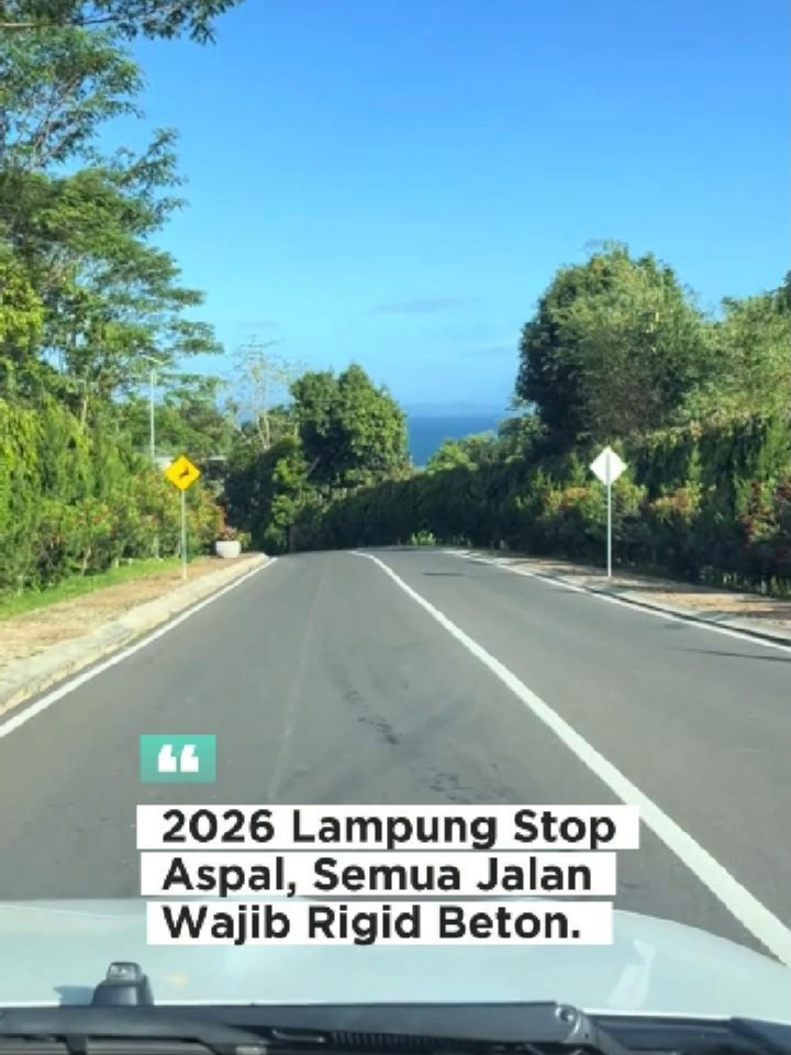 Target 2026, Gubernur Lampung Alihkan Semua Perbaikan Jalan ke Rigid Beton. Pemerintah Provinsi (Pemprov) Lampung berkomitmen memperbaiki kualitas infrastruktur jalan dengan menargetkan mulai 2026, seluruh perbaikan tidak lagi menggunakan aspal, melainkan rigid beton Langkah ini ditujukan untuk mengejar target kondisi jalan mantap 90 persen pada 2028 sesuai Rencana Pembangunan Jangka Menengah Daerah (RPJMD) Lampung 2025-2030. Adapun pada 2030, target kemantapan jalan ditetapkan sebesar 94 persen. Baca berita selengkapnya di https://www.rmollampung.id/target-2026-gubernur-lampung-alihkan-semua-perbaikan-jalan-ke-rigid-beton #lampung #rahmatmirzanidjausal #gubernurlampung
