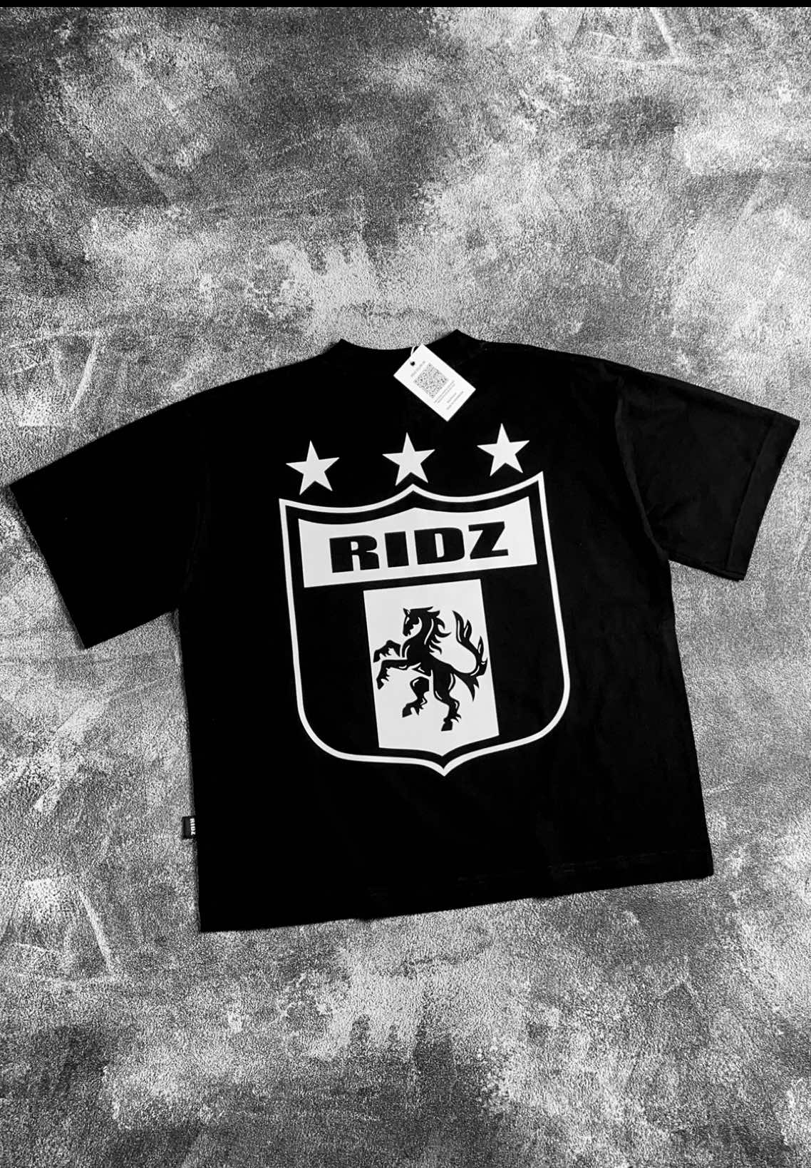 New drop oversize t-shirt triple star from RIDZ CLUB. Menggunakan material terbaik cotton combed 20s 190-220GSM . Cek showcase sekarang juga sebelum kehabisan ❗️. #oversize #kaos #kaosoversize #tshirtoversize #oufit 
