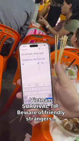 You have no idea how warm-hearted people are until you land in Vietnam!🇻🇳  Strangers inviting you for dinner?  Sharing their street food with you?  That’s everyday life and part of this amazing culture! Would you accept an invitation from strangers?❤️🤭 #vietnamlifestyle #cultureshock #culture #việtnam #FoodLover 