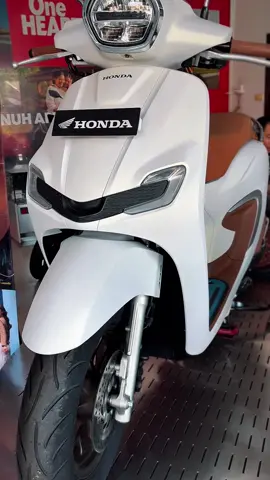 stylonya kakaa, definisi menunggu yang tidak mengecewakan 😍 yuk segera indent juga #stylo160 #honda #dealerhonda #salam1hati #oneheart 