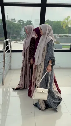 Membalas @𝓩𝓪𝓱𝓻𝓪𝓪𝓪✨ Nemuuu Abaya Kaftan Semewahhh iniii dengan harga merakyattt 😍🔥 Ngga Chekouttt Rugiiii‼️🔥#kaftan #kaftanviral #dasterviral 