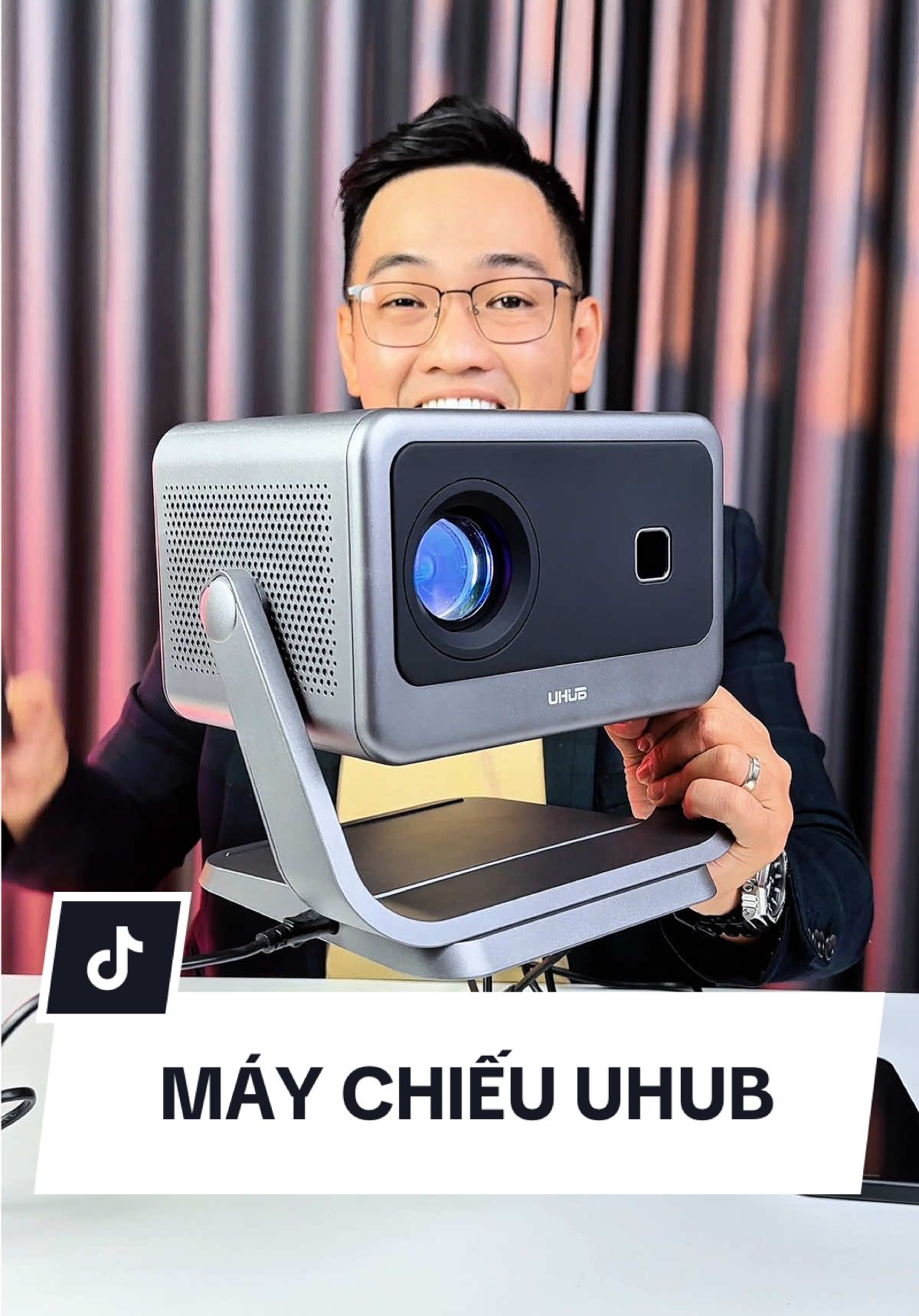Review nhanh máy chiếu Uhub U2 như smart TV #khứa8 #maychieu #maychieu4k #uhub 