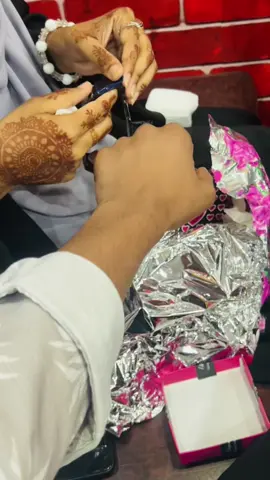 প্রিয় মানুষটা পাশে থাকলে পৃথিবীর সমস্ত সুখ...)