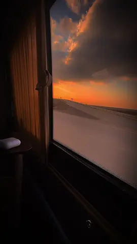 🌓