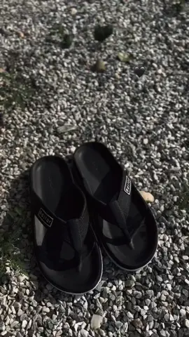 #รองเท้าแตะหูหนีบ #รองเท้าหูคีบ #รองเท้าแตะแบบสวม #รองเท้าแตะผู้ชาย #รองเท้าแตะแฟชั่น  @ตต รีวิว  @ตต รีวิว  @ตต รีวิว 