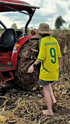 🌽🌽 มาเล่นขี้ตม🤣#ผู้หญิงขับรถรถไถ🚜#l5228เวทน้ําเงิน💙 