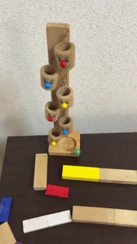 Marble chain reaction on a table #marblerun #asmr #rubegoldbergmachine #dominos #ピタゴラスイッチ 