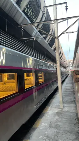 Setenang kota solo + suara gerbong pembangkit di sore hari💨🌥️#solotravel #railfansindonesia #keretaapiindonesia #traveltiktok #fyp 