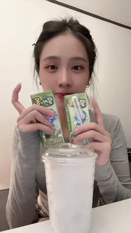 M.n thử chưa??? Đi lần nào hết hàng lần đó. Mãi mới mua được🥲. Nhưng mà thấy nó hơi ngọt so với khẩu vị của toi.#matcha #말차라떼 #gs25 
