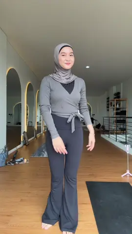 sesekali fitchecknya baju yoga!🧘‍♀️#yoga #fitcheck #outfityoga 