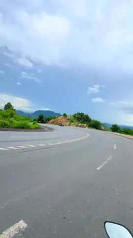 ပြင်ဦးလွင်တတ်ရင်ဒီသချင်းနားထောင်ပီးတတ်ဖို့တွေးထားတာတတ်တိုင်းသချင်းဖွင့်ဖို့မေ့😛#အထာကျတဲ့အချစ် #ဒီနေ့ကမိုးတွေရွာတော့တိမ်တွေအရမ်းလှတာ#foryoupage 
