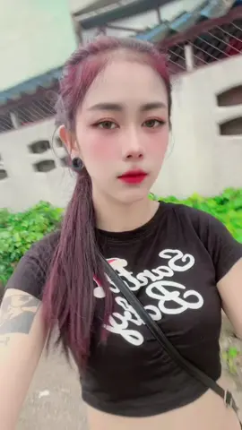 อินกับเพลงไปหน่อย ✌️😎🖤#แม่สอดหวานเจี๊ยบ #สาวแม่สอด #ผู้หญิงตัวเล็ก😊 #ผู้หญิงมีรอยสัก❤️ #โสดดดดด 