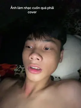 Mắc ỉa mà cố gắng hát đóo