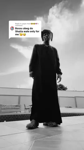 Replying to @paper moni😎😎🇺🇸 #funnydance #entertainer 