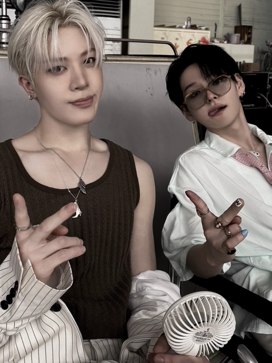 info double date #junghwan #yoshi #treasure 