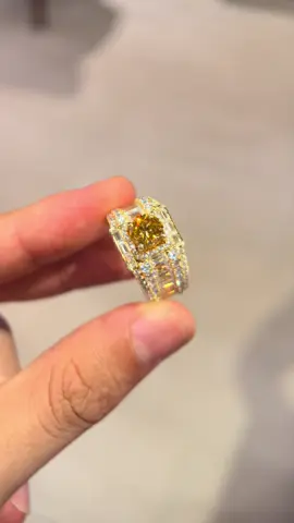 Vàng gold gắn chủ 7,2ly vàng chanh 💍 siêu lửa anh em có muốn sở hữu k ạ #trangsuc #phanhungluxury #nhannammoissanite #cambodia #lắctay 