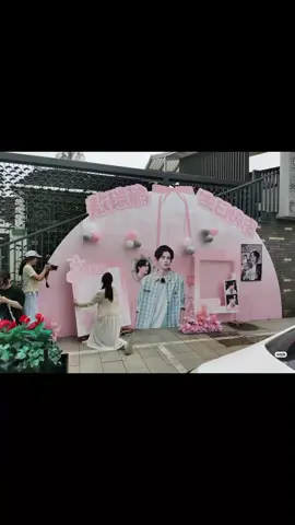 Trung bình các quán cf bên đó hôm nay 😍😍 làm lớn liền cho eimmmm  Việt Nam mình có ptb đó mấy mom đã ai đi chụp chưa 😍 #ngaothuybang #敖瑞鹏 #aoruipeng #ngaothụybằng #lin_arp 