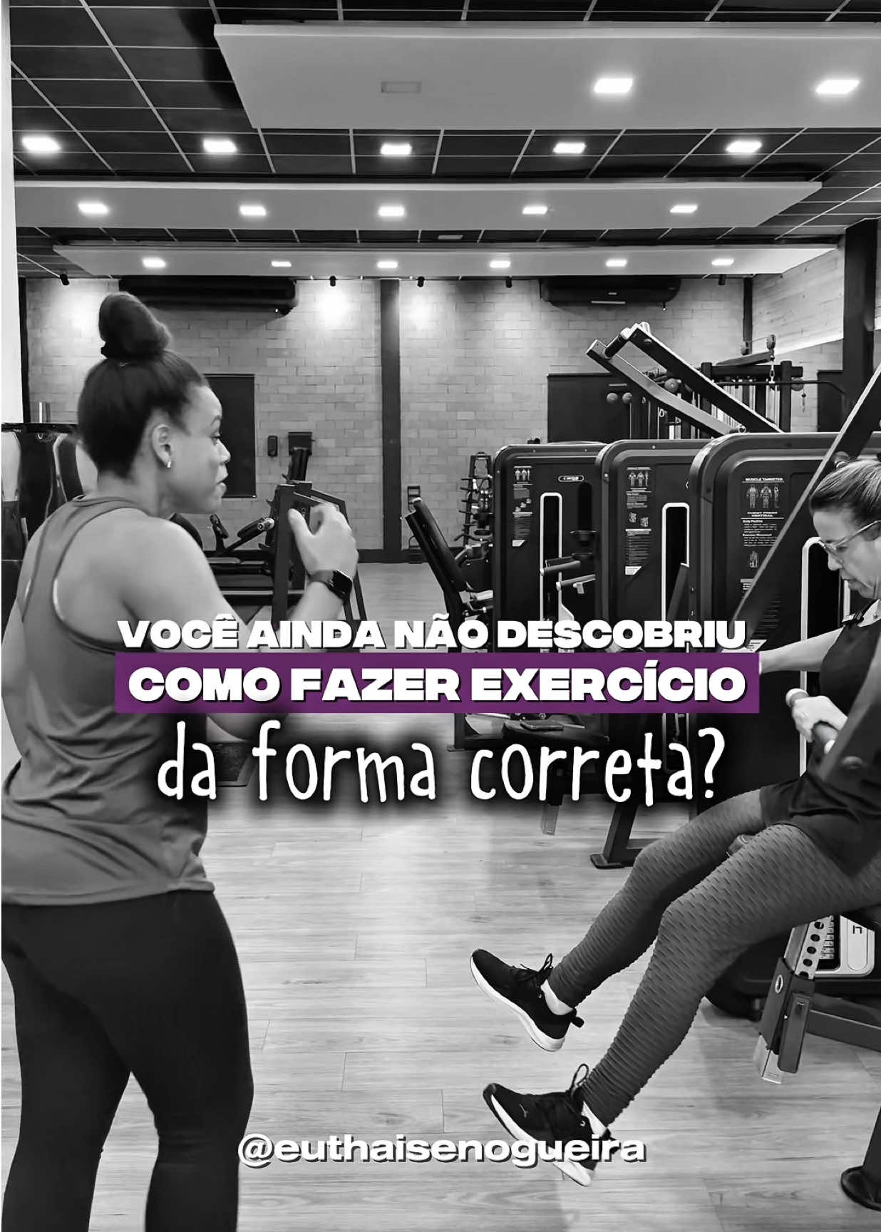 Bora aprender a realizar uma boa execução no supino na máquina! 💪🏽 Observo que muitas pessoas ainda realizam o exercício de forma incorreta e isso atrapalha a performance e os resultados! Por aqui não tem mais erro! 😉 E se você deseja um acompanhamento direto comigo, me chama no WhatsApp e venha fazer parte da minha consultoria on-line! Pra cima!!! 🔥 #consultoriadeemagrecimento #consultoriaonline #treinoesaúde #treinopersonalizado #thatapersonal
