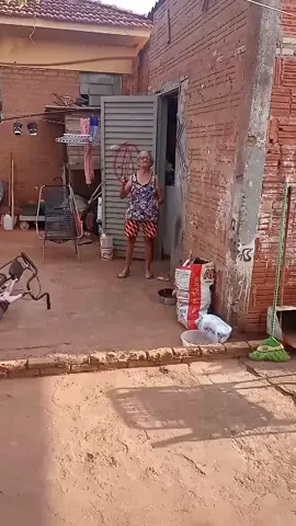 ela gosta de plantar 😍😍😍😍#plantasmedicinales #saude #viraltiktok 