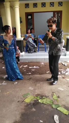 nyanyi dulu bersama#mas boy