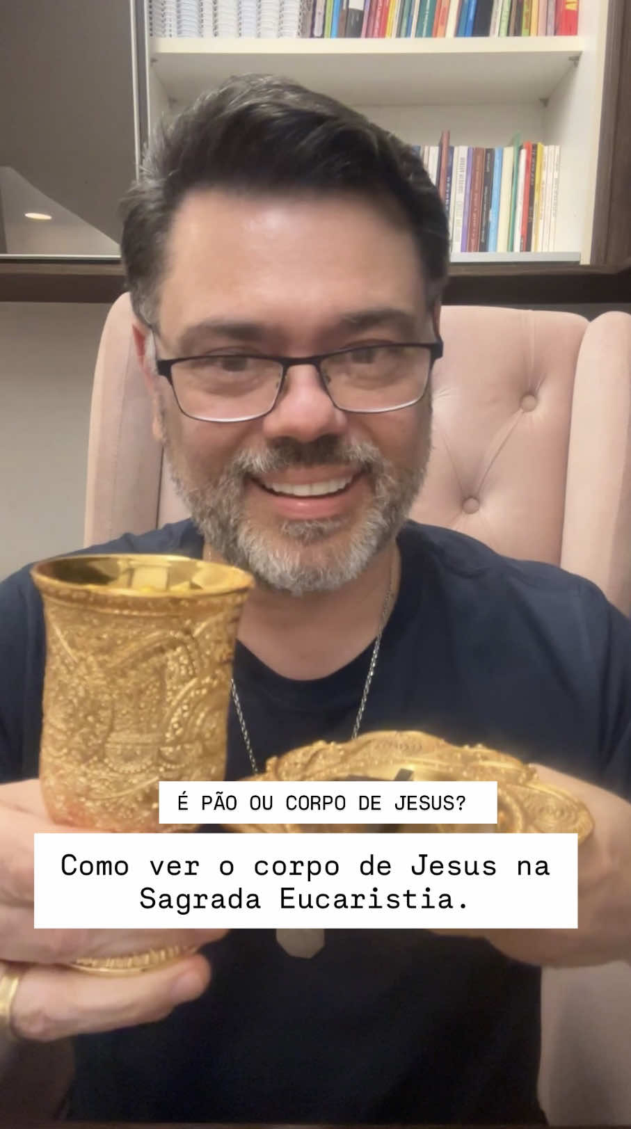 Troque o microscópio pela Cruz… ENCAMINHA  esta mensagem com quem enxerga o CORPO de Jesus na Sagrada Eucaristia.  CURTE  e me SEGUE para receber mais mensagens como esta.  COMENTE: Eu creio.  No instagram: @fabianomourademoura