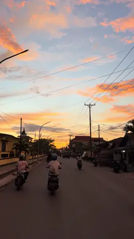 Dobo dan senjanya🫶#dobo #aruisland🌴 #sunset 