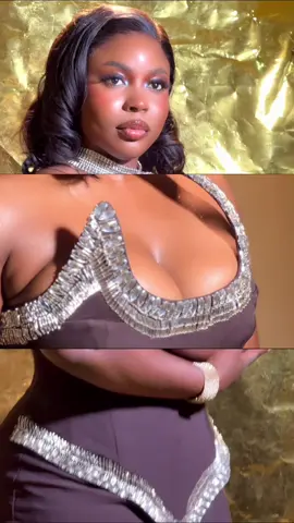 Nothing beats the joy of watching a design fit perfectly on the person it was made for💗 Muse @BAD FRIEND 😂💜  Makeup  @EnuguBaddestMakeupArtist   Photography  @Freshphotography  Hairstyling  @Styledby_eso  #fashiontiktok #fyp #goviral #armalokasfashion   #CapCut 