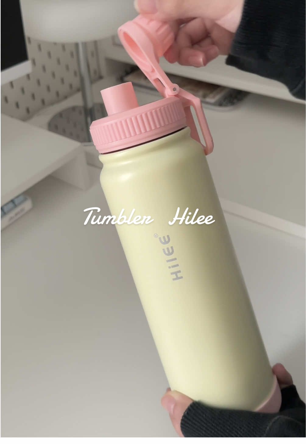 ดูออกมั้ยว่าสีเขียวอ่อน สีจริงมันน่ารักมากนะเฟ้ย👍🏻😼 #hilee #กระบอกน้ําเก็บอุณหภูมิ #ขวดน้ำ #ป้ายยา #fyp 