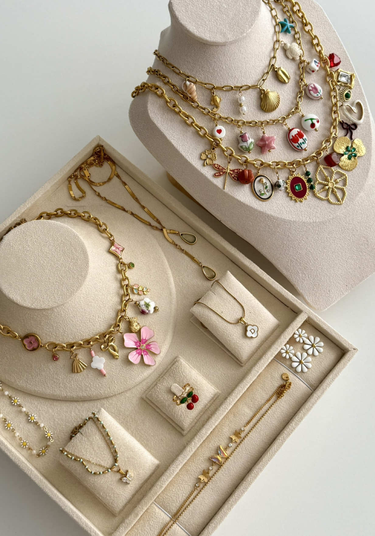 ASMR: Carefully packaging a jewellery order destined for Hong Kong!🌹 Thank you, Dorothy!❤️ #asmr #asmrpackaging #orderpackaging #ukjewellery #asmrjewelrypackaging 