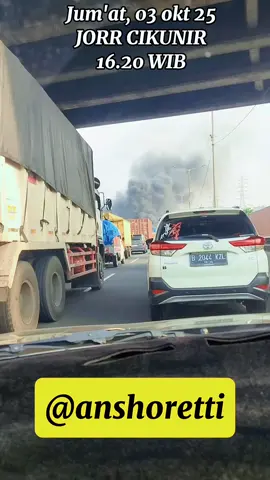 bus DAMRI keb akar an di tol JORR menuju MBZ Jum'at, 03 Oktober 2025 pukul 16.20
