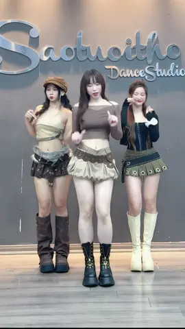 Em nuốn bước lên đô thànhhh.. 🤣 (Dc: @Thư Thor ᐢ. .ᐢ ) #xh #xuhuong #xhtiktok #fyb #foryou 