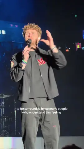 @Alex Warren in Raleigh. To be surrounded by so many people who also understand this feeling was comforting & tragic & humbling. 🫶🏼 #alexwarren #raleighnc 