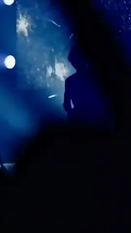 mereka menyebutku gila, jadi harus aku mulai dari mana..?? #thebeginning #oneokrocklive #katakanpadaku #akugila #harusmulaidarimana 