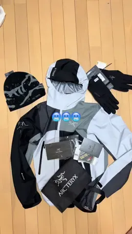 Arc'teryx Beams Wabi Sabi Satu set seharga iPhone  #arcteryx #beams 