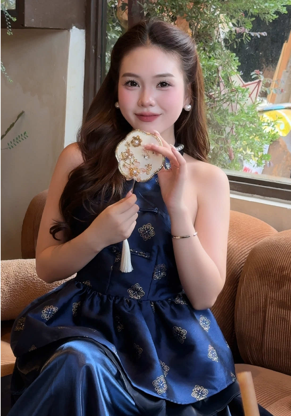 Ta là kiều , ta là vân hai chị em bọn ta … #outfit #fyp #summervibes #domuahe #xuhuong #viral #setxinh #trending #chualanh #beachvibes #phoidoxinh #yếm #tet2025 #trungthu2025 