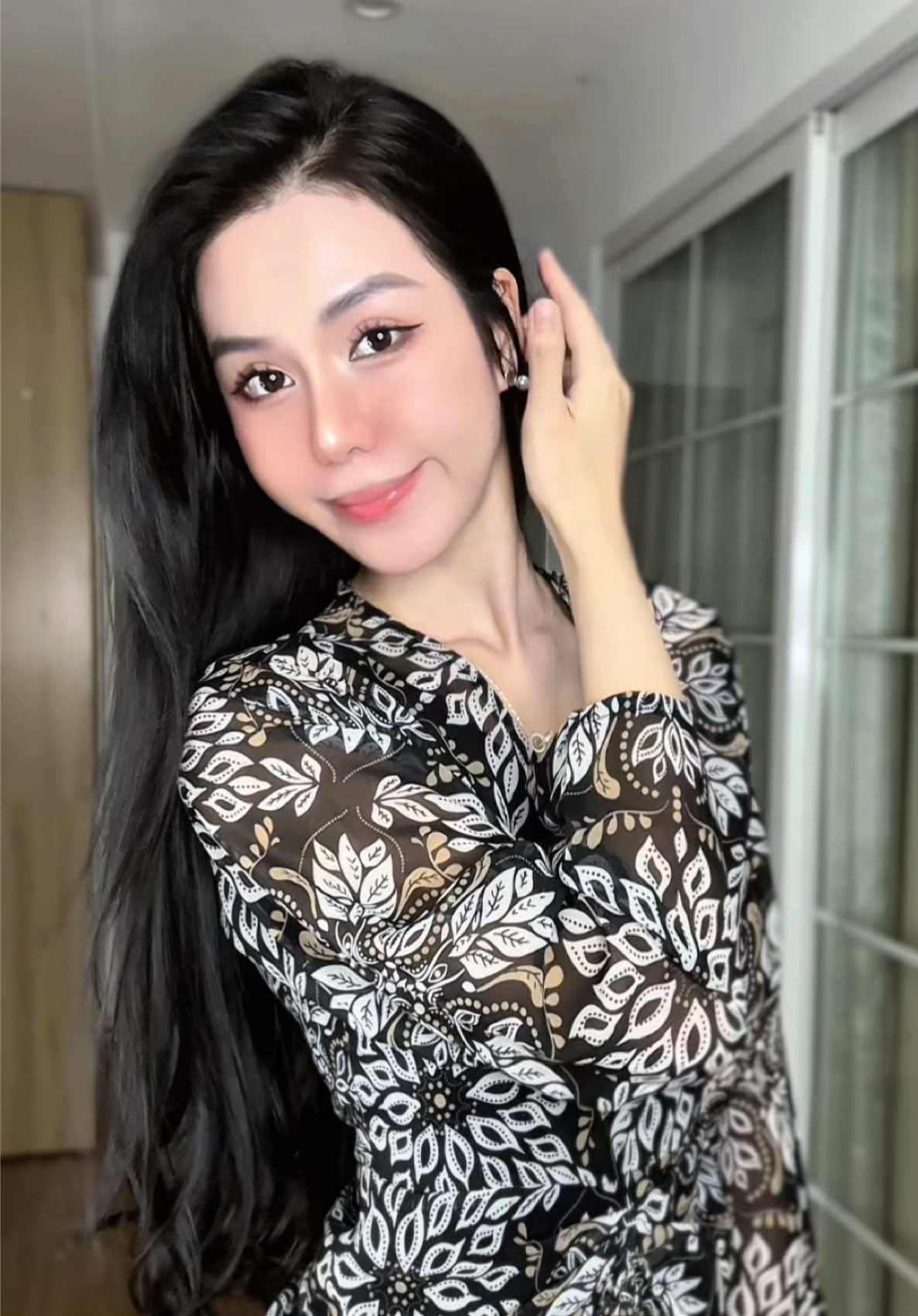 Gu ai thích hoạ tiết vintage thì không nên bỏ qua ẻm này ạ #macdepmoingay #outfit #xuhuong #vayvintage #nguyenthuthuyyne 