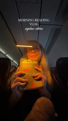 GOOOD MORNING 🛩️🛩️🛩️ #BookTok #readingvlog 