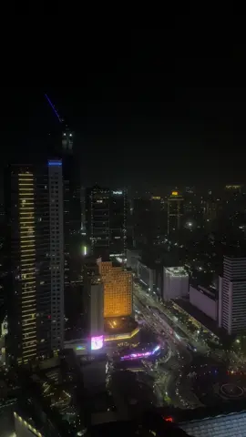 Stay in the highest hotel in Jakarta, Pan Pacific Hotel Jakarta. 🫶🏻🩷 #panpacific #jakarta #cityview 