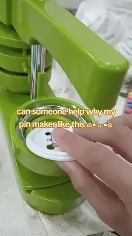 my pin maker just arrived but idk why when i make pin it can't, its always be like that. i already look the tutorial at the tiktok and review section on shoppe ( my platform shopping to buy ts ). but it always cant omg, pls help me i dont want waste my $22 ✌️✌️💔#pinmakermachine #fypage #komentator #CapCut 
