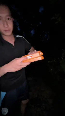 Đèn sạc năng lượng mặt trời, chống nước IP66, có thể sạc trực tiếp qua cổng sạc điện thoại #densacnangluongmattroi #denphaledchieusangngoaitroi 