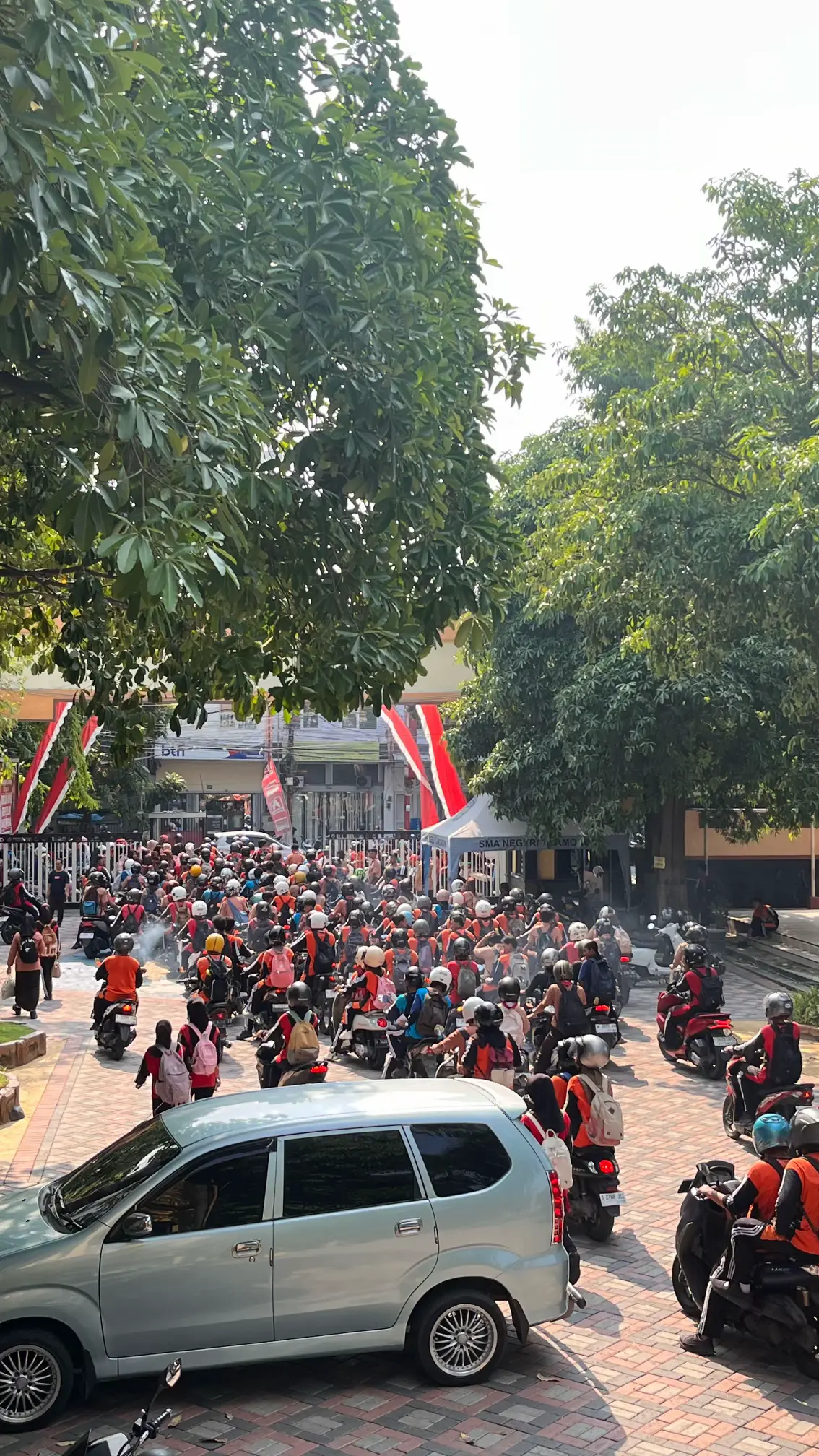 jam rawan anak smasa ditutup gerbanggg #sman1lamongan #sman1lmg #lamongan #promoseruweekend #ossmasala 