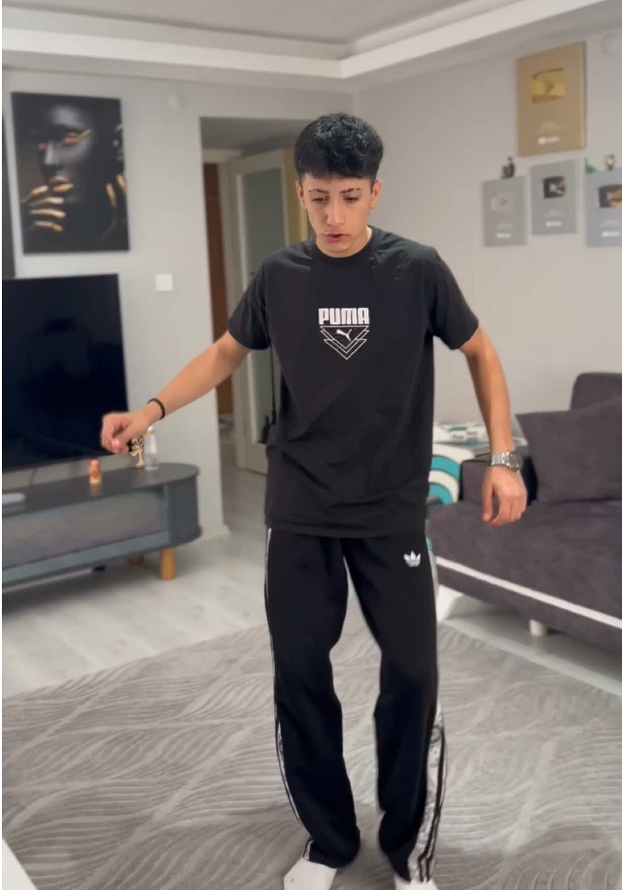 Evde Aradığımı Bulamadım Ama Dumana Ne Oldu Anlamadım #eğlence #komik #kedi #aile @Poyraz Gündüz @yaprak @Oykusugndz 